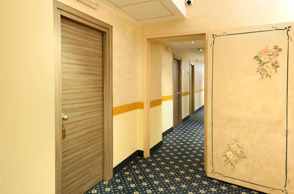 Heart Hotel Milano Exterior photo