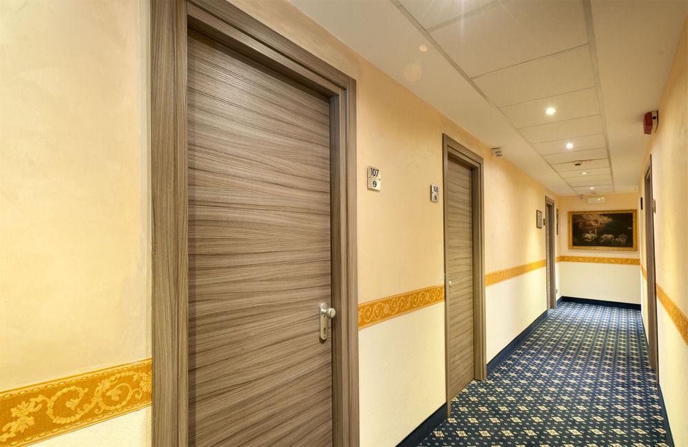 Heart Hotel Milano Exterior photo