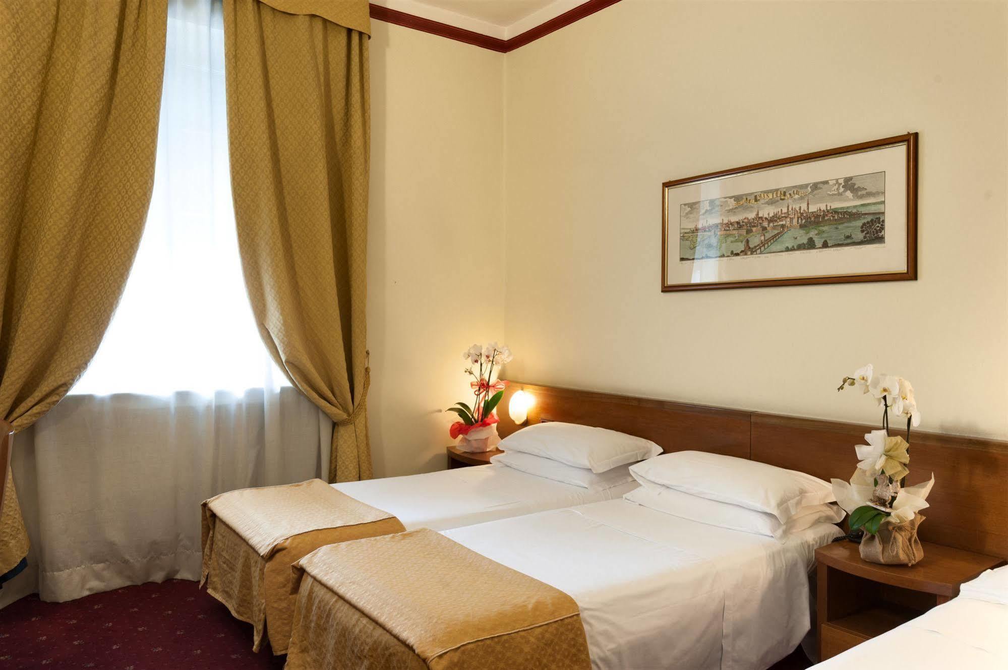 Heart Hotel Milano Exterior photo